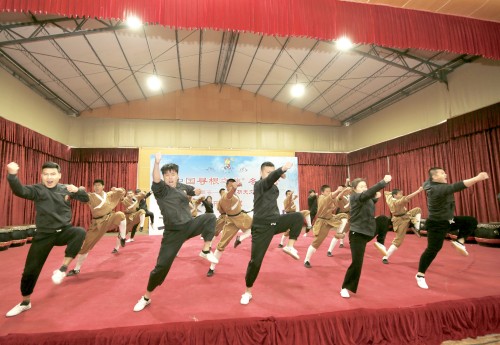 06集体功夫拳_副本.jpg